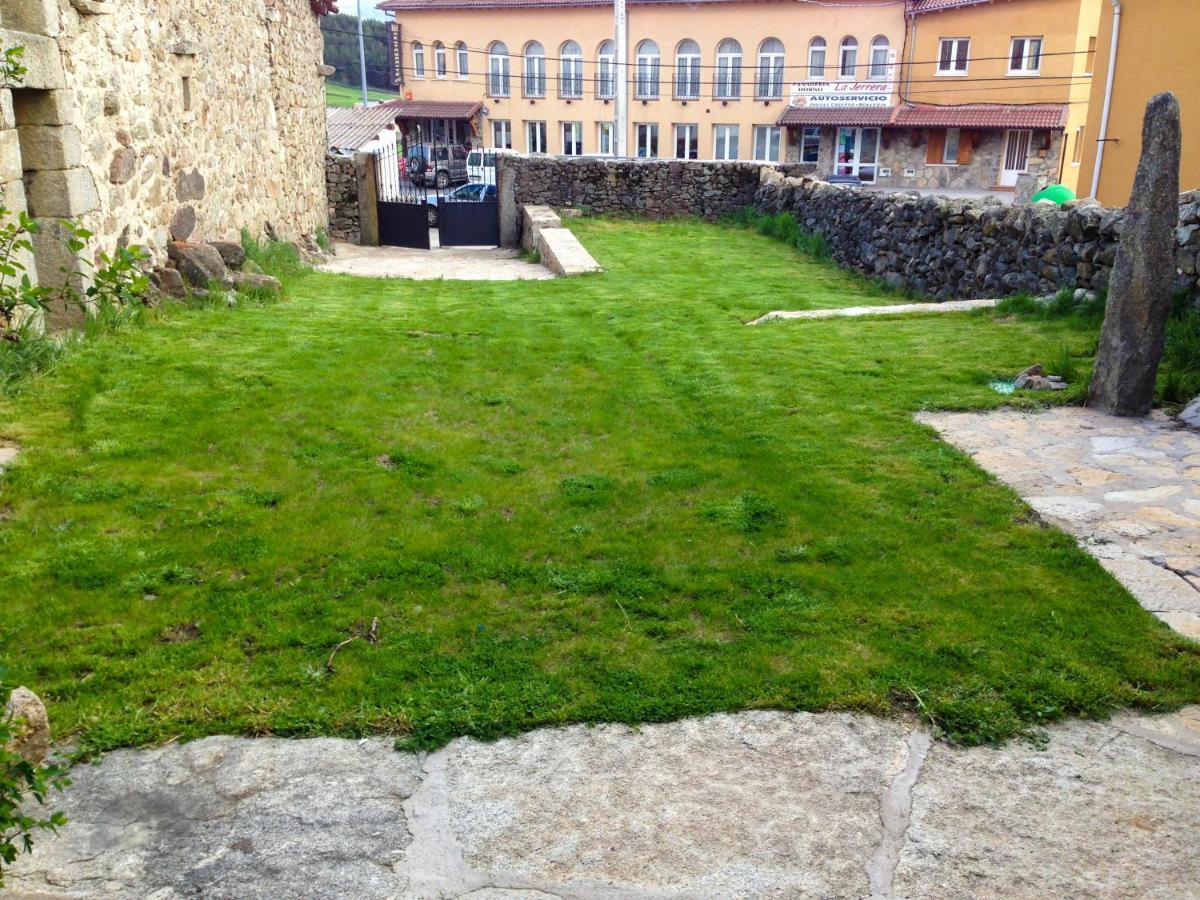 La Casa Del Abuelo Vendégház Hoyos del Espino Kültér fotó