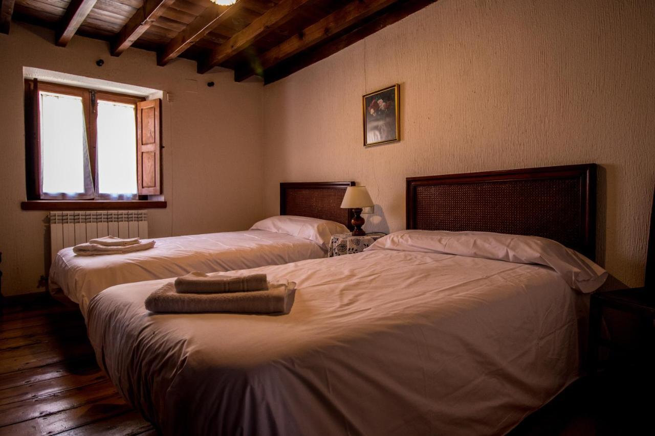 La Casa Del Abuelo Vendégház Hoyos del Espino Kültér fotó